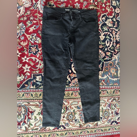 Skinny jeans! - Picture 4 of 6